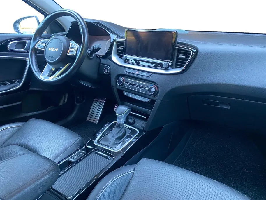 Kia Ceed Sportswagon 1.6 GDI PHEV ExecutiveLine Automaat | Navi | Clima | Camera | Stoelventilatie | Stoel-/Stuurverwarming | Leder & Memory Seats