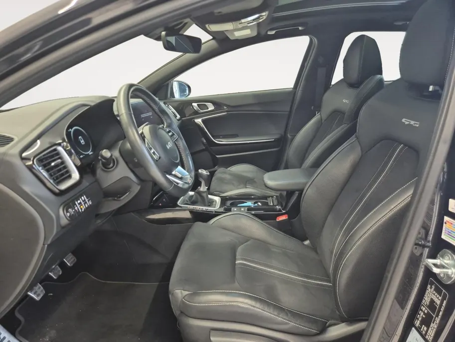 Kia ProCeed 1.0 T-GDi GT-Line 120 PK | Cruise Control | Climate & cruise control | Panoramadak | Stoel & stuurverwarming | Elektrische Kofferbak | Navigatie | Apple Carplay/Android Auto | Fabrieksgarantie | NAP