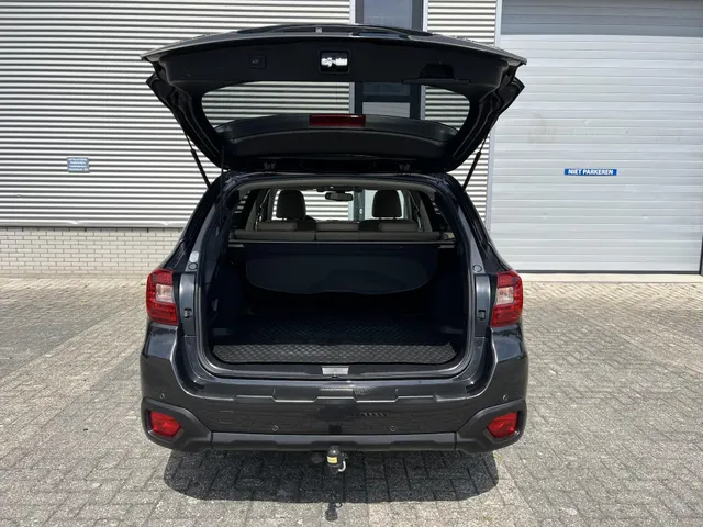Subaru Outback 2.5i Premium Automaat | All Season Banden | Trekhaak | Elek. Schuif/Kantel Dak | Crème Witte Lederen Bekleding