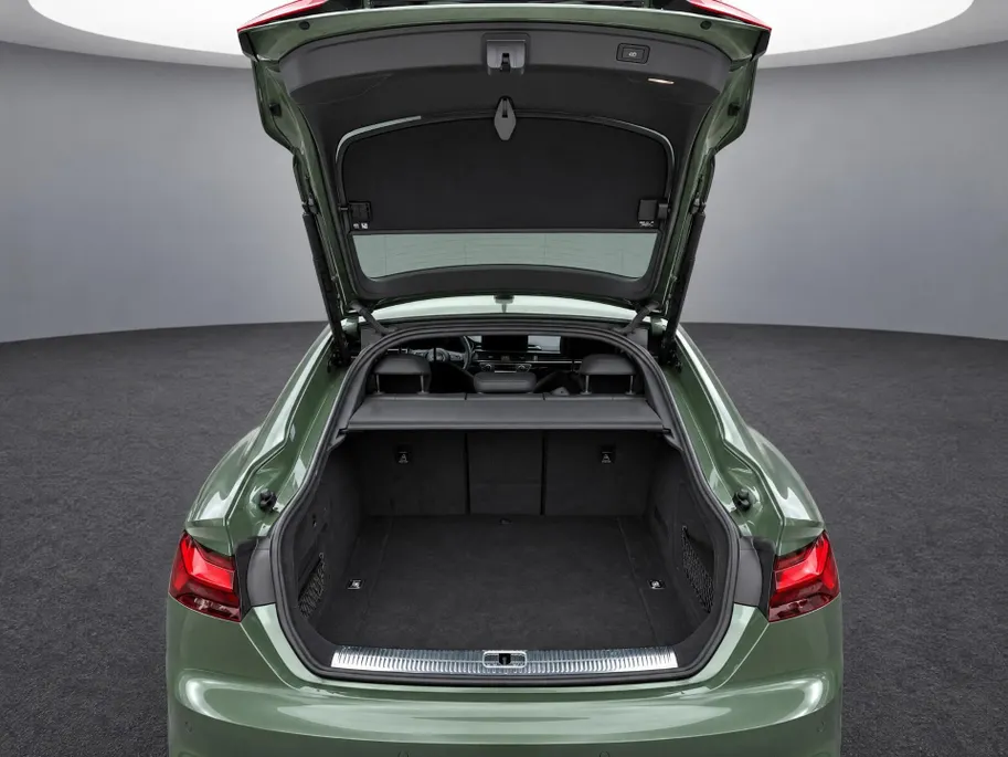 Audi A5 Sportback 35 TFSI 150PK S edition Competition · Camera · Trekhaak · Drive select