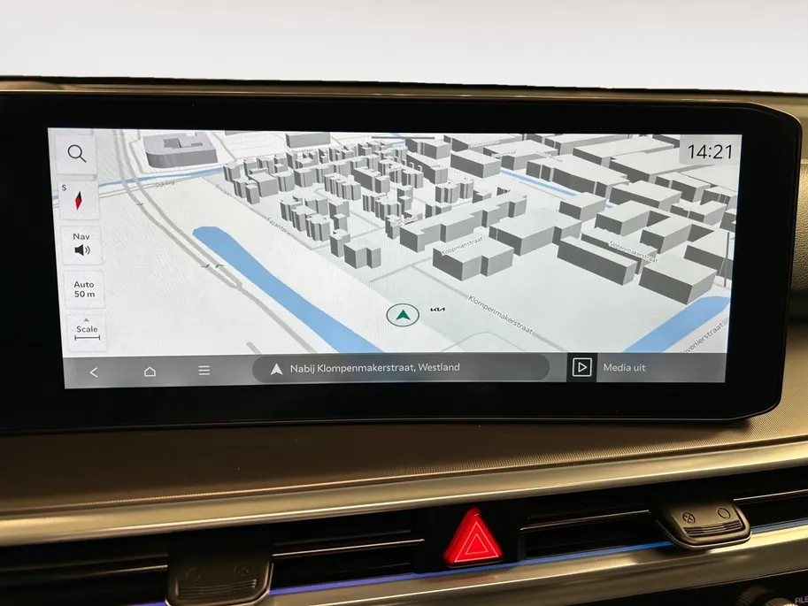 Kia Sorento 1.6 T-GDi Plug-in Hybrid 4WD DynamicPlusLine 7p | Apple Carplay / Android Auto | Navigatiesysteem | Licht + Regensensor | Stoel + Stuurverwarming | Elektrisch Verstelbare Bestuurdersstoel | Elektrisch Bedienbaar Schuif / Kanteldak | Elektrisch bedienbare 