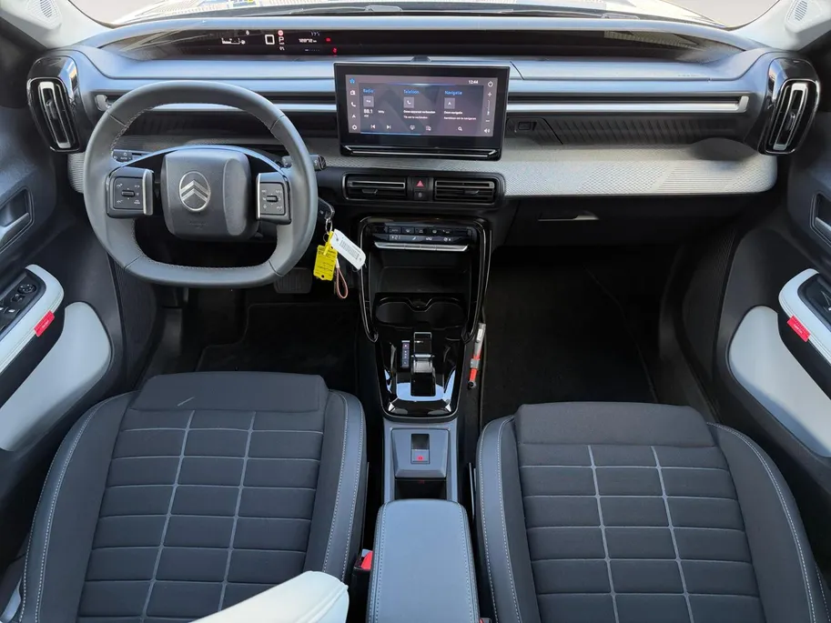 Citroën C3 1.2 Hybrid 110pk Max | Dealer onderhouden | NL auto | Automaat | Cruise control | Trekhaak | Apple carplay & Android auto | Navigatie | Apple carplay & Android auto | Draadloos opladen mobiel | 17' lichtmetalen velgen | Bovag garantie |
