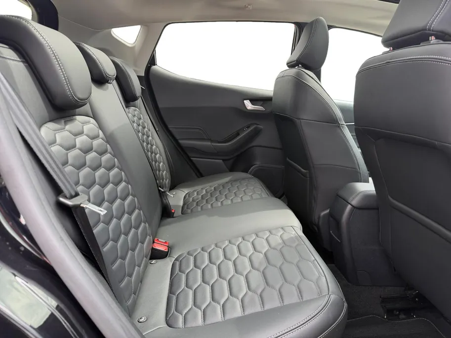 Ford Fiesta 1.0 EcoBoost Hybrid Vignale | Dealer onderhouden | NL auto | Adapt. cruise control | Pano dak | BLIS | Winter pack | Parkeersensoren voor en achter | Achteruitrijcamera | 17' lichtmetalen velgen | Bovag garantie |