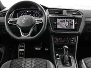 Volkswagen Tiguan 1.4 TSI 245pk DSG eHybrid R-Line Business · Apple/Android Car Play · Wegklapbare Trekhaak · Alarm · Dodehoek Detectie · Stoel-& Stuurverwarming · 19'' Inch ·