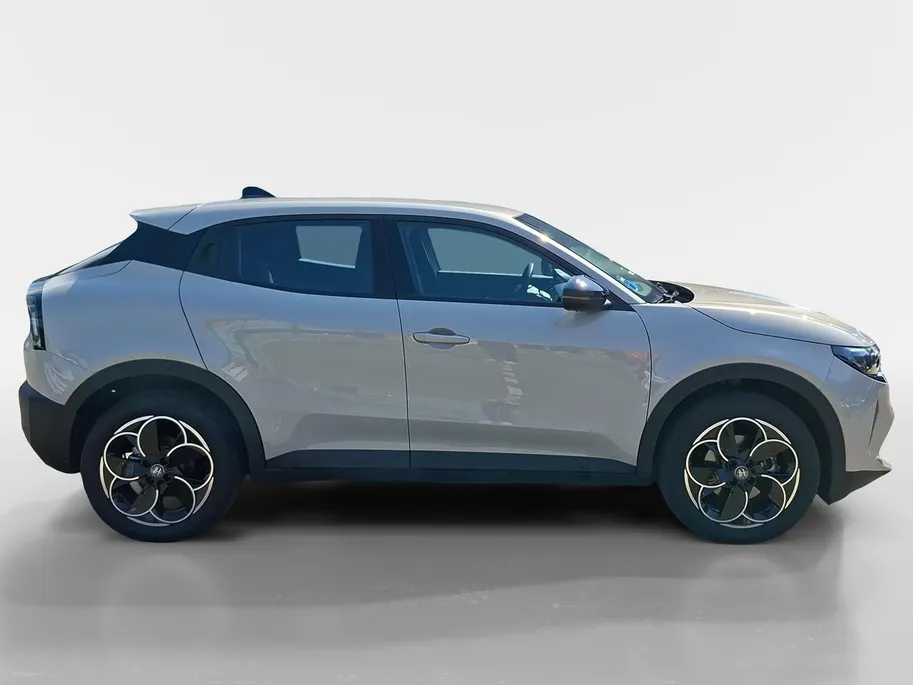 Alfa Romeo Junior Elettrica 54 kWh | 1e Eigenaar | 96% SOH | Park assist | Climate Control |Adapt. Cruise control | Apple Carplay & Android auto | Fabrieksgarantie! |