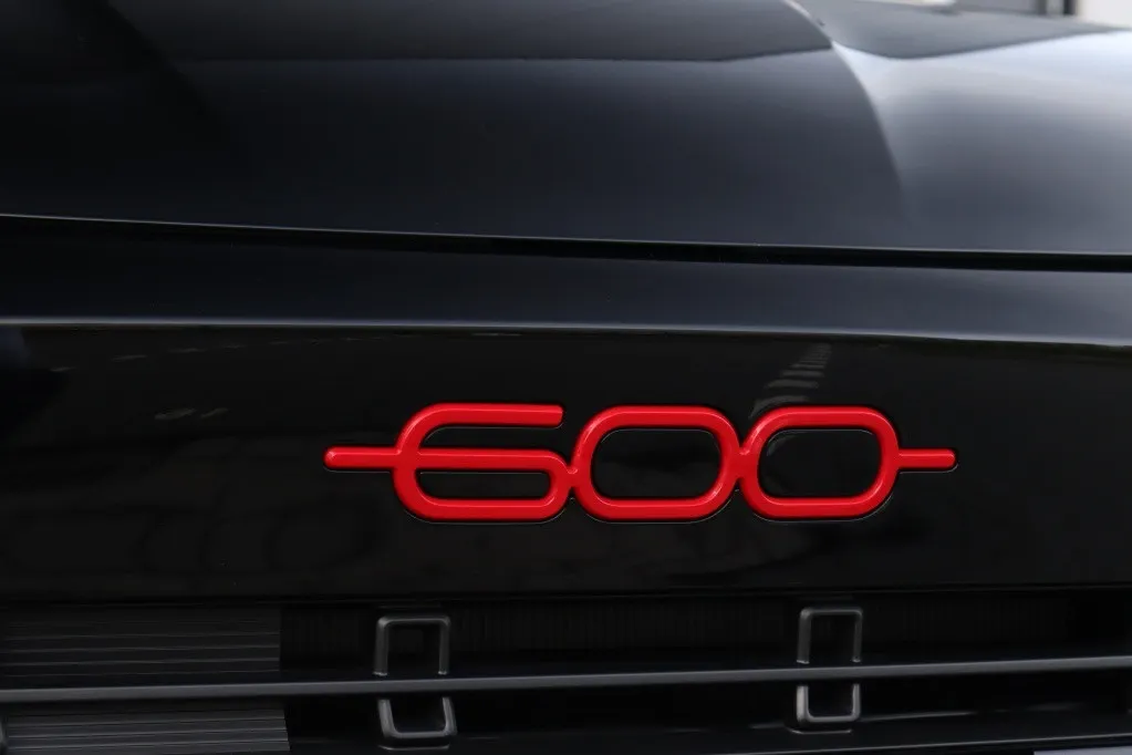 Fiat 600 RED 54 kWh | Carplay | Clima | Cruise | PDC | BTW