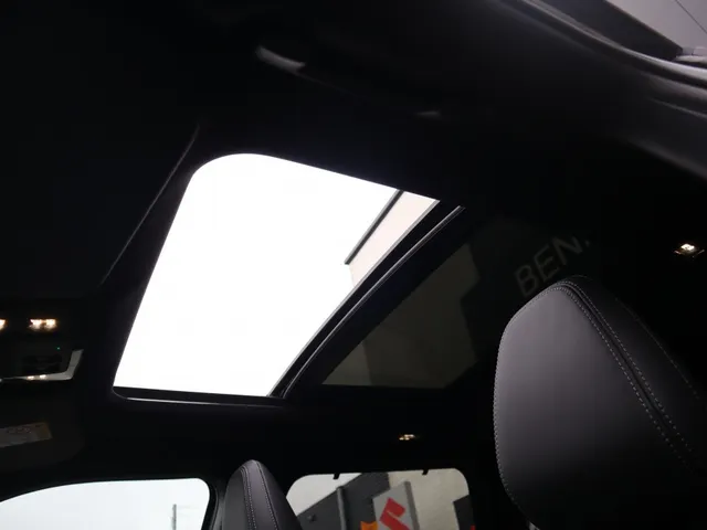 Mitsubishi Outlander 2.4 PHEV Black Edition All Seasons | Yamaha sound