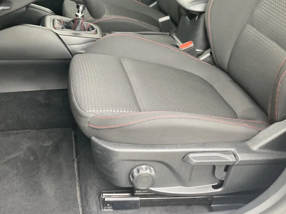 Ford Focus 1.0 EcoBoost Hybrid 125 pk ST Line Wagon Navigatie SYNC4 - Apple Carlay Android Auto - Winter Pack