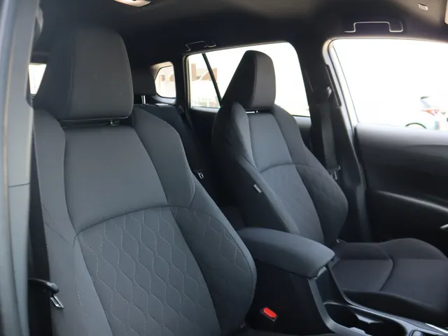 Toyota Corolla Cross Hybrid 140 Dynamic | Stoel/Stuur verwarm | All Season | Elek. kofferbakklep VERKOCHT