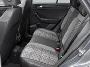 Volkswagen T-Roc 1.5 TSI 150pk DSG R-Line · Panoramadak · Camera · Keyless · Stuur- & Stoelverwarming · Elek. Achterklep · Dodehoeksensor · Garantie t/m 14-07-2027