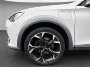 CUPRA Formentor 1.4 245pk DSG e-Hybrid VZ Performance · Panoramadak · Camera · Trekhaak · Apple/Android Car Play · Navigatie · Stoelverwarming · 19'' Inch ·