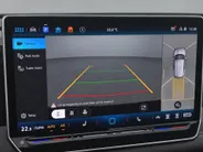 Volkswagen Tiguan 1.5 272pk DSG eHybrid R-Line Edition · Panoramadak · 360 Camera · Wegklapbare Trekhaak · Massage · Black style · 20'' Inch · Garantie t/m 22-06-2030 of 100.000km