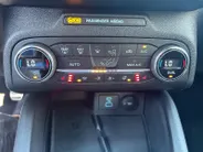 Ford Focus 1.0 EcoBoost Hybrid ST Line Stoel/stuur/voorruitverwarming | Achteruitrijcamera | Apple/Android Carplay | Parkeersensoren |