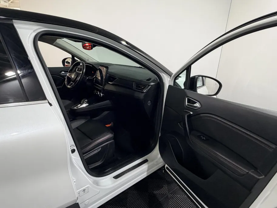 Renault Captur 130PK TCe Initiale Paris Automaat | 1e eigenaar | 360 Camera | Stoelverwarming | Navi | Apple CarPlay/Android Auto | Leder | Adaptive Cruise Control | Climate Control | Full LED | Lichtmetalen Velgen |