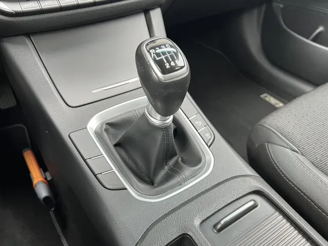 Hyundai i30 Wagon 1.4 T-GDI Premium | Apple Carplay & Android Auto | Climate Control | Lichtmetalen Velgen | Cruise Control