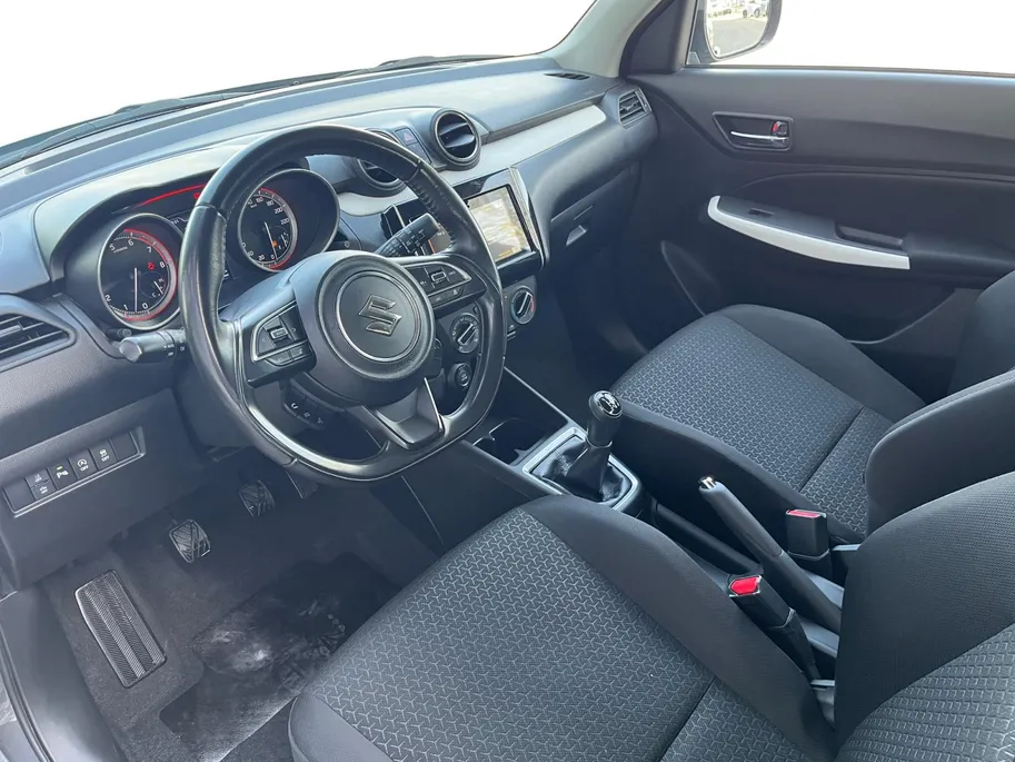 Suzuki Swift 1.2 Select Smart Hybrid | Stoelverwarming | Apple Carplay en Android Auto | Parkeersensoren | Dodehoek detectie