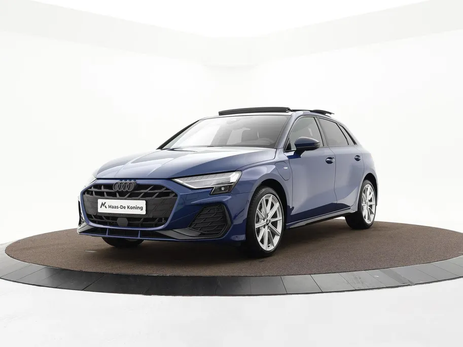 Audi A3 Sportback 40 TFSIe S-Tronic 204 pk S Edition · Panoramadak · Camera · HUD Head-up display · SONOS · Ambient light Pro · Elek. Achterklep · 18 inch · Garantie t/m 07-08-2030 of 100.000km