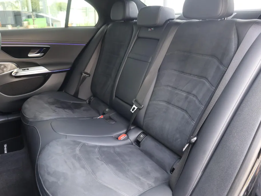Mercedes-Benz E-Klasse 300 e 4MATIC Exclusive Line l Nightpakket l Memory l Digital light