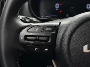 Kia Picanto 1.0 DPI DynamicPlusLine | Achteruitrijcamera | LED verlichting | Navi | Cruise control | Apple/Android Carplay | Parkeersensoren achter | LMV | Privacy glass