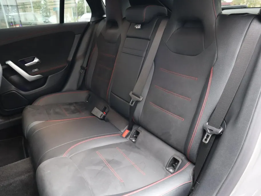 Mercedes-Benz CLA Shooting Brake 250 e Star Edition AMG Line l Panoramadak l Stoelverwarming l Ambiente lichtpakket