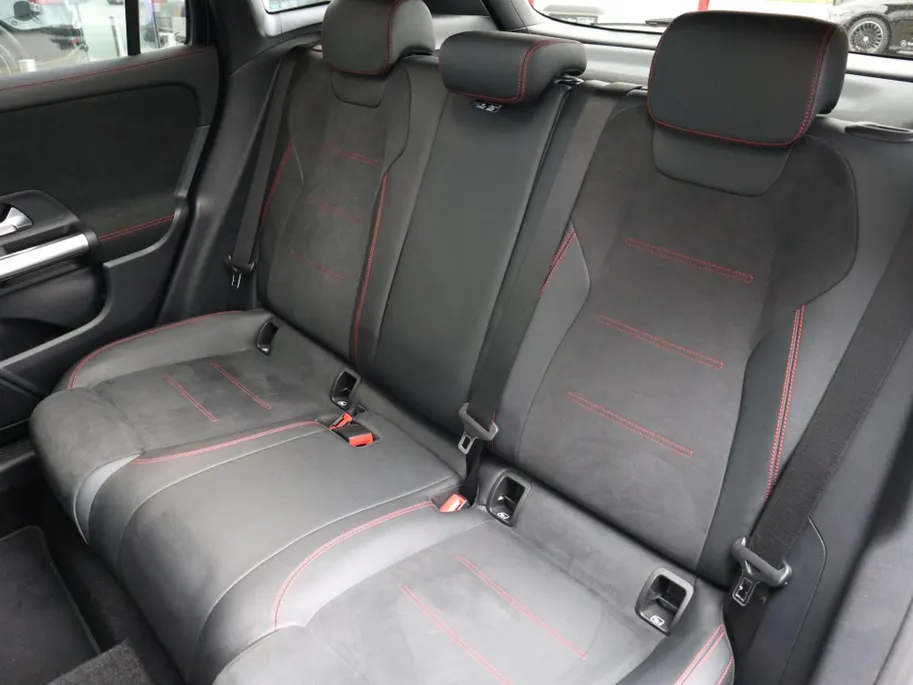 Mercedes-Benz GLA 250 e Business Solution AMG Limited