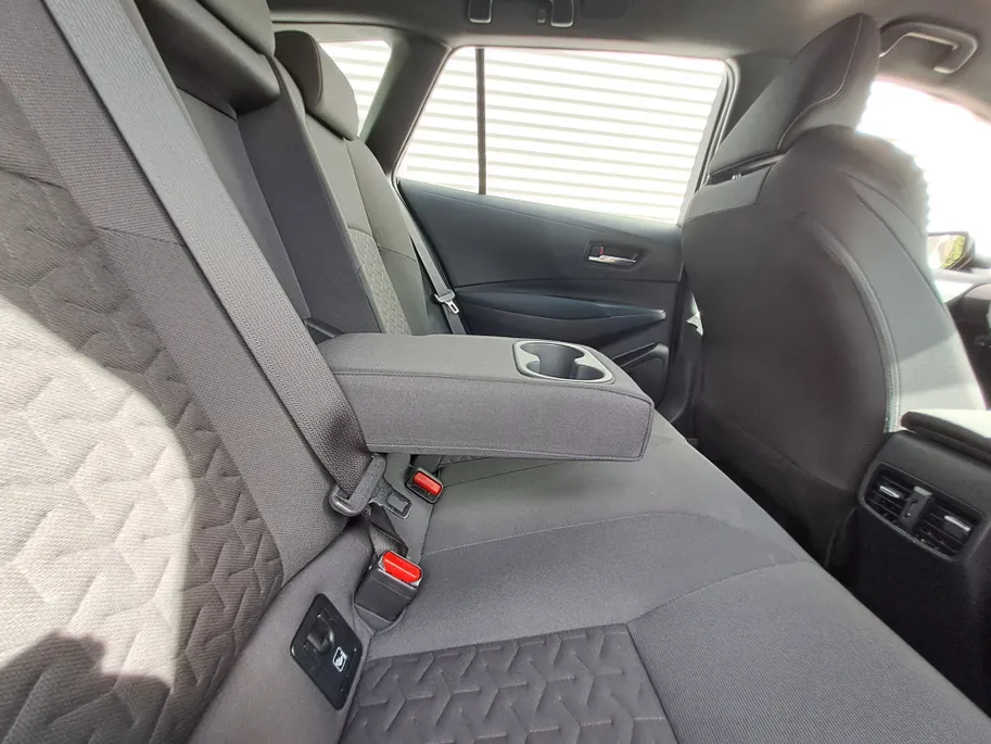 Toyota Corolla Touring Sports 1.8 Hybrid Business | Camera | Adaptieve Cruise | Airco | Apple Carplay/Android Auto