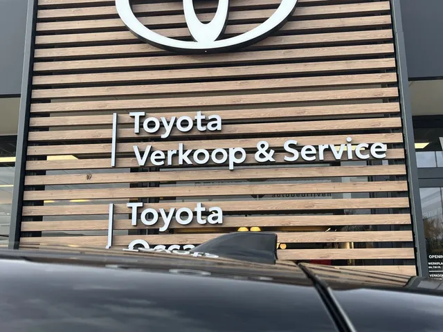 Toyota C-HR 1.8 Hybrid 140 Executive