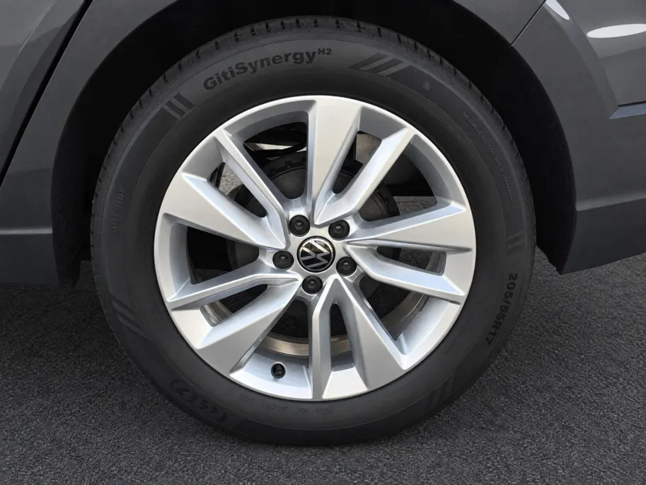 Volkswagen Taigo Life Edition 1.0 TSI 95 pk · Camera · Apple/Android Car Play · P-Sensoren · Airco · 17'' Inch · Garantie t/m 23-10-2029 of 100.000km