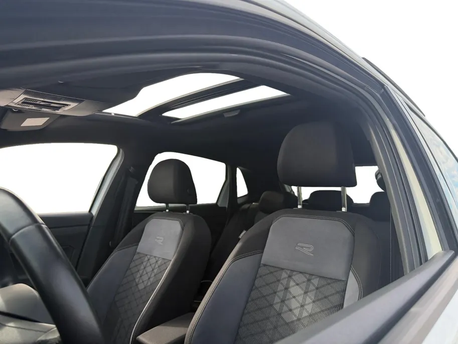 Volkswagen Polo 5-deurs 1.0 TSI R-Line Nederlandse Auto | Pano dak | LED iQ | Virtual Cockpit | CarPlay | 17' Bergamo | etc.
