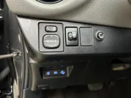 Toyota Yaris 1.5 Hybrid Dynamic | Apple Carplay / Android Auto | Parkeersensoren Voor | Parkeercamera Achter | Lichtsensor + Regensensor | Cruise Control | Rijstrooksensor | 15'Lichtmetalen Velgen