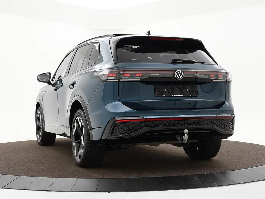 Volkswagen Tiguan 1.5 204pk DSG eHybrid R-Line Edition · Panoramadak · Wegklapbare Trekhaak · 360 Camera · Massage · 19'' Inch · Garantie t/m 15-09-2030 of 100.000km