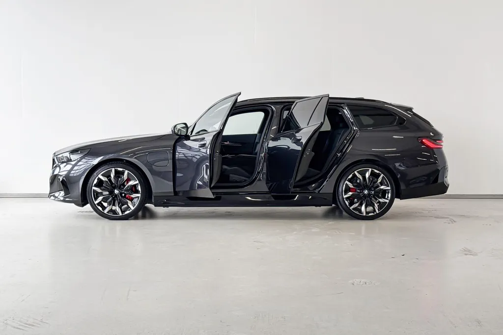 BMW 5 Serie Touring 550e xDrive Innovation Pack M Sportpakket Pro