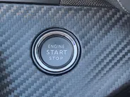 Peugeot e-208 EV Active Pack 50 kWh | Cruise control | Navigatiesysteem | Keyless start | DAB | LM Velgen | 100% Elektrisch | SOH 95,6 %