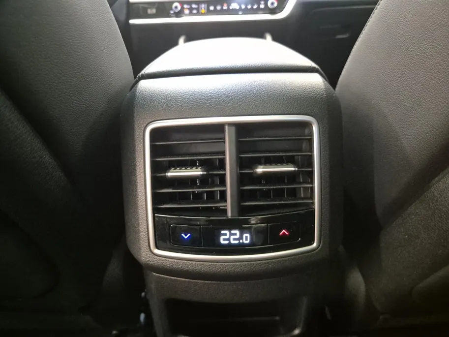 Kia Sportage 1.6 T-GDi Hybrid DynamicPlusLine | Cruise Control | Climate Control | Elektrisch Verstelbare Stoelen | Panoramadak | Camera | Navigatie | Stoelverwarming | Stuurverwarming |