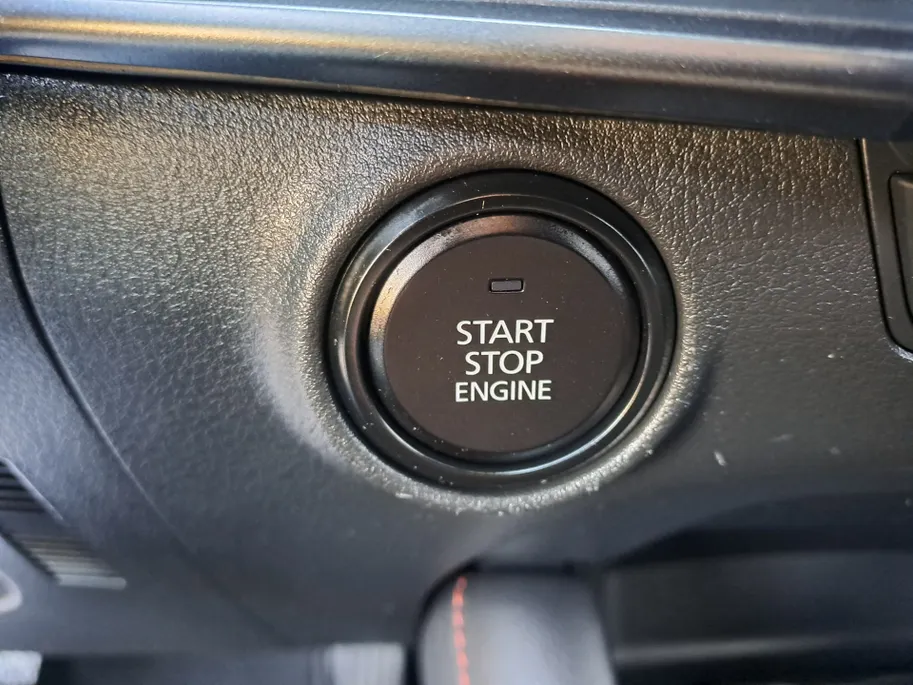 Mazda 3 2.0 e-SkyActiv-X M Hybrid 186 Nagisa | Stoelverwarming | 18' LM | Navigatie | Sensoren | Adaptieve Cruise | Camera | BOSE | Apple Carplay/Android Auto | Stoelgeheugen | Half Leder