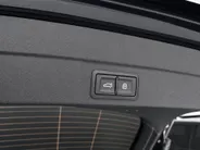 Audi A6 Avant 2.0 367pk e-hybrid Quattro S edition Competition · Wegklapbare Trekhaak · B&O Audio · 360 Camera · Elek. voorstoel · Matrix LED · 20'' Inch · Garantie t/m 29-07-2030 of 100.000km