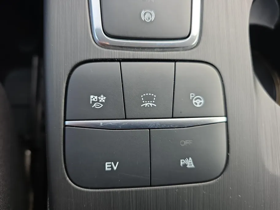 Ford Kuga 2.5 PHEV ST-Line | Winterpack | Head-Up | Dodehoek Detectie | Elektr. Achterklep | Adapt. Cruise Control | 12 maanden garantie! |