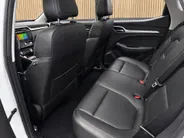 MG ZS EV MG Luxury 45 kWh SOH 91% | Navigatie | Schuifkanteldak | ACC | Leder interieur | Stoelverwarming |