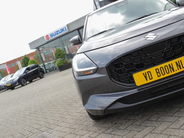 Suzuki Swift 1.2 Style Smart Hybrid | € 2200,- DEALERKORTING! | Snel Rijden!