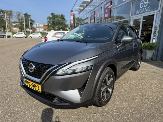 Nissan QASHQAI 1.3 MHEV Xtronic N-Connecta 1/2 leder
