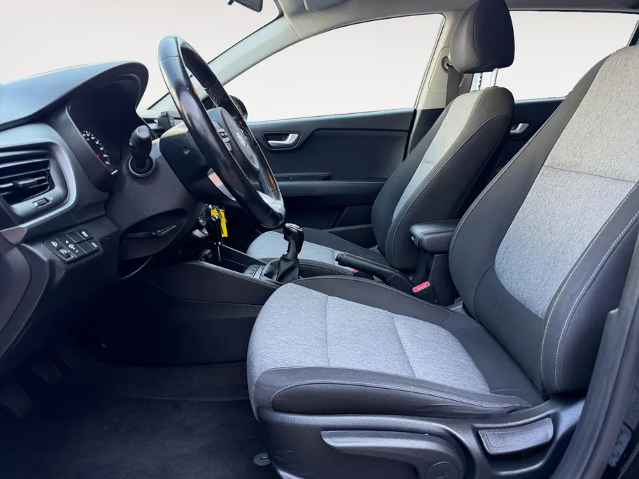 Kia Stonic 1.0 T-GDi ComfortPlusLine Navigator | Nette auto | Goed onderhouden | Trekhaak | Navigatie | NAP