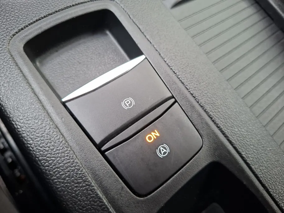 Ford Focus Wagon 1.0 EcoBoost Hybrid ST Line | NL-Auto | Dealeronderhouden | Winter Pack | Climate Control | Parkeersensoren | 17' Lichtmetaal | Apple Carplay&Android Auto | Led Koplampen |