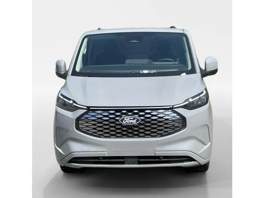 Ford E-Transit Custom 320 L2H1 Limited 71 kWh 218 pk | 0,99% rente op financial lease | Navigatie | 2-zits uitvoering | Inklapbare trekhaak | LM velgen 17' | TE BESTELLEN VOERTUIG
