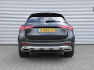 Mercedes-Benz GLC 300e 4MATIC AMG Line | 360 Camera | Schuifdak | Cruise adapt. | 20' LM | HUD | Treeplanken | Dodehoek detectie | Stoelverwarming + geheugen | BTW auto |
