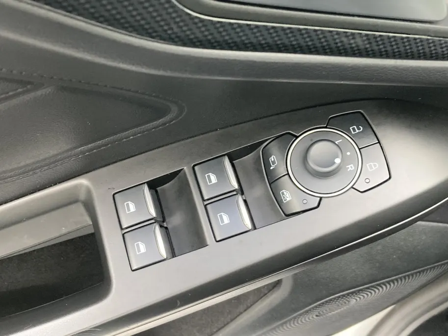 Ford Focus 1.0 EcoBoost Hybrid 125 pk ST Line Wagon Navigatie SYNC4 - Apple Carplay/ Android Auto - Winter Pack