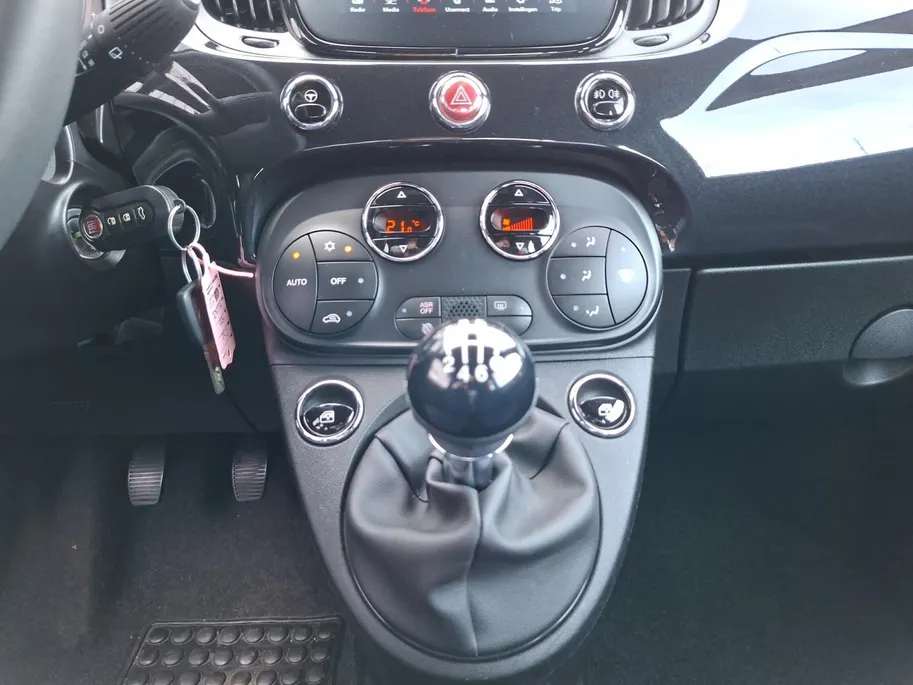 Fiat 500 Club | 1.0 Hybrid | Tech Pack | airco (automatisch) | Apple Carplay / Android Auto | Regensensor | 12 maanden Bovag garantie