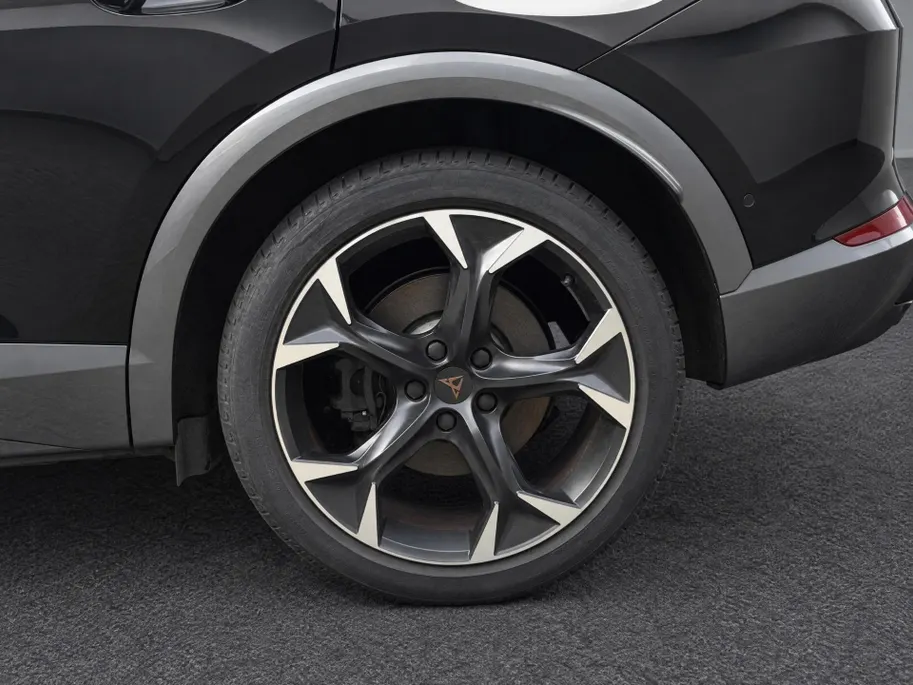 CUPRA Formentor 1.4 e-Hybrid VZ 245pk DSG Performance · Panoramadak · Inklap. Trekhaak · Camera · Keyless · Dodehoeksensor · Stuur- & Stoelverwarming ·