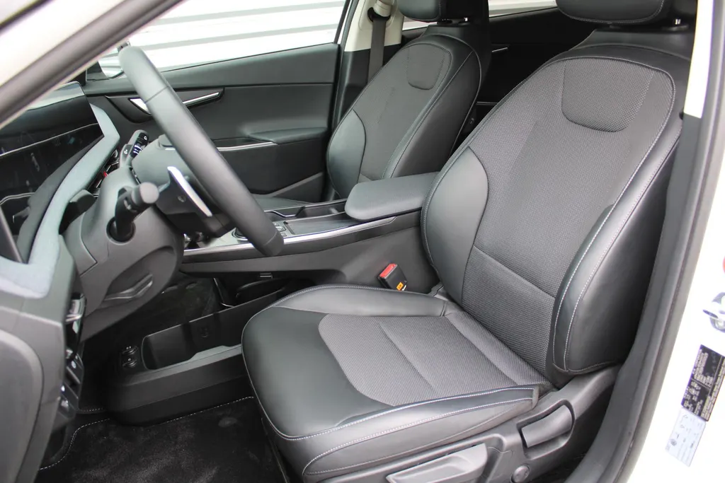 Kia EV6 Air 58 kWh | Trekhaak | 20' LM | Stuur-/stoelverwarming | Camera | Navi | Cruise adapt. | Dodehoek detectie |