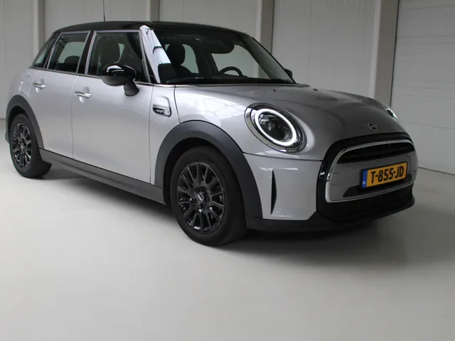 MINI 5-Deurs 1.5 Cooper Camden Edition Automaat | Navigatie | PDC | Cruise Control
