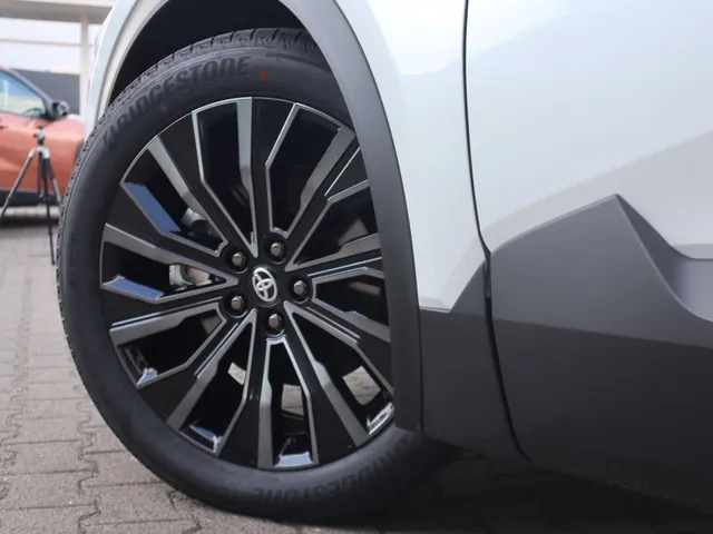 Toyota C-HR+ Executive AWD 77 kWh | Stoel/Stuur Verwarming | Matrix Led Lampen | 360 Camera